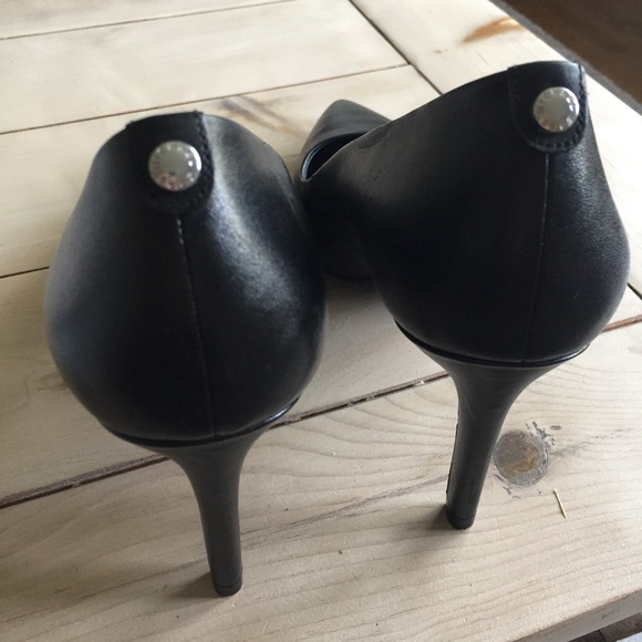 Michael Kors Black Leather Heels Size 10 Women’s - Picture 3 of 8